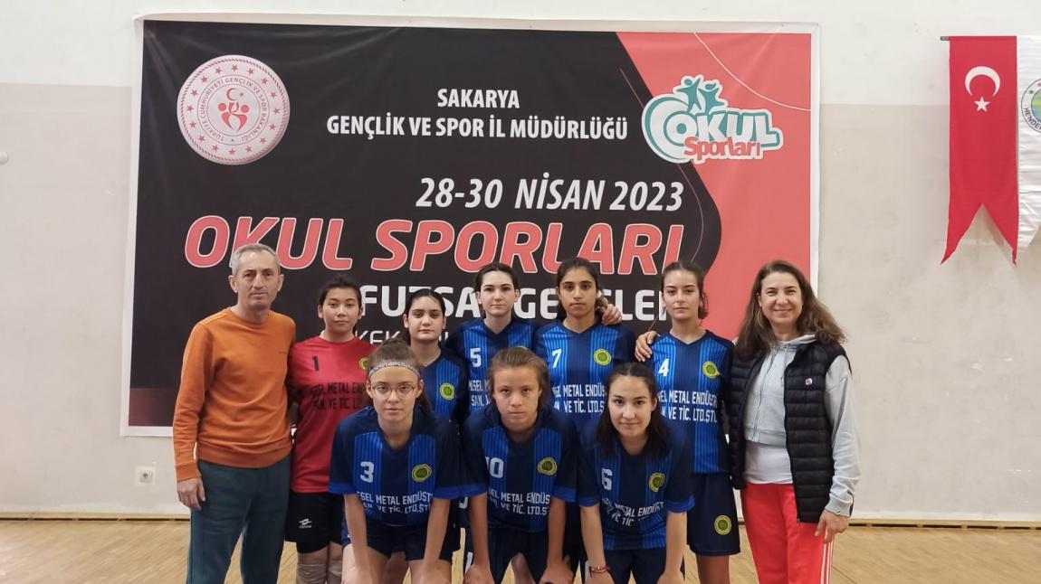 Kız Futsal Takımımız Grup Müsabakalarında