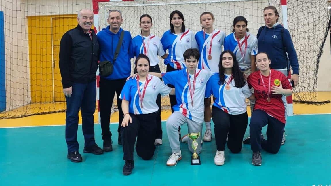 Okul Kız Futsal Takımımız Eskişehir İl Üçüncüsü Oldu