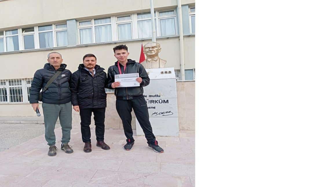 Öğrencimiz  Eskişehir Satranç Turnuvasında  İl Birincisi Oldu.